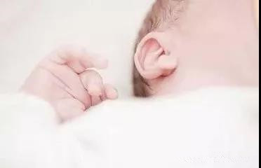 新生宝宝是耳畸形, 该做什么检查